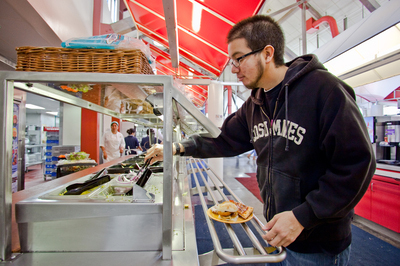 plate serving at College dining hall 